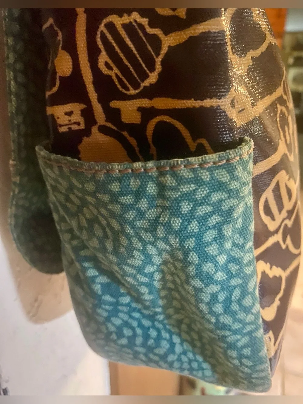 Fossil Vintage Key-Per Coated Canvas Messenger Bag Gold Skeletal Key Print